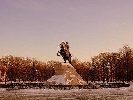 Дешевое такси из Москвы в Питер (Санкт-Петербург)
